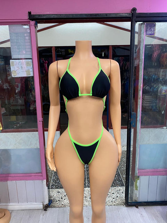 Shania Monokini