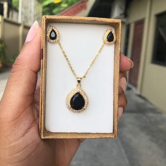 Teardrop chain set