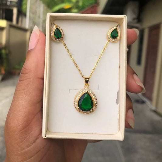 Teardrop chain set