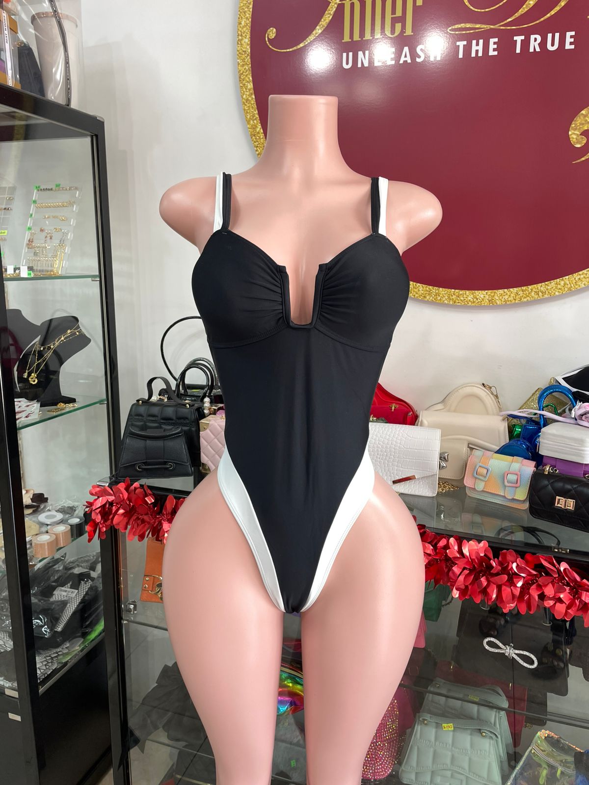V Monokini