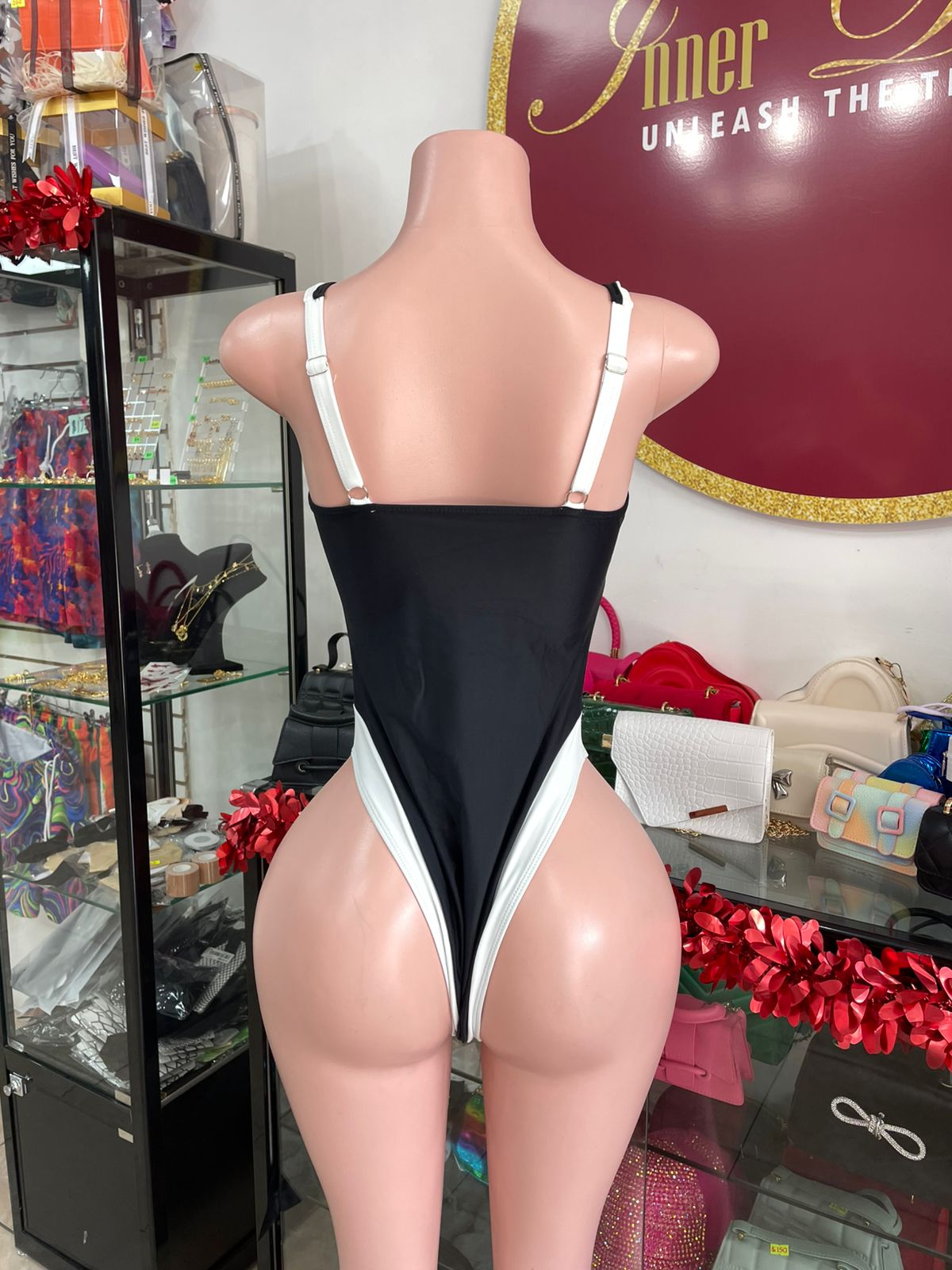 V Monokini