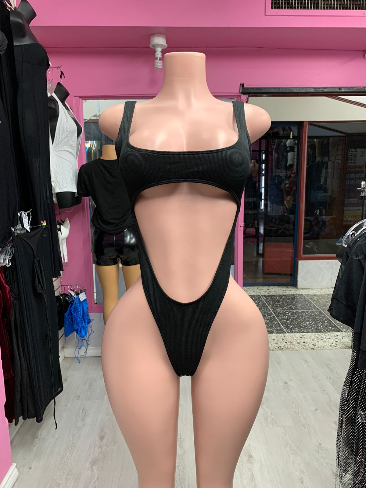 Lori Monokini