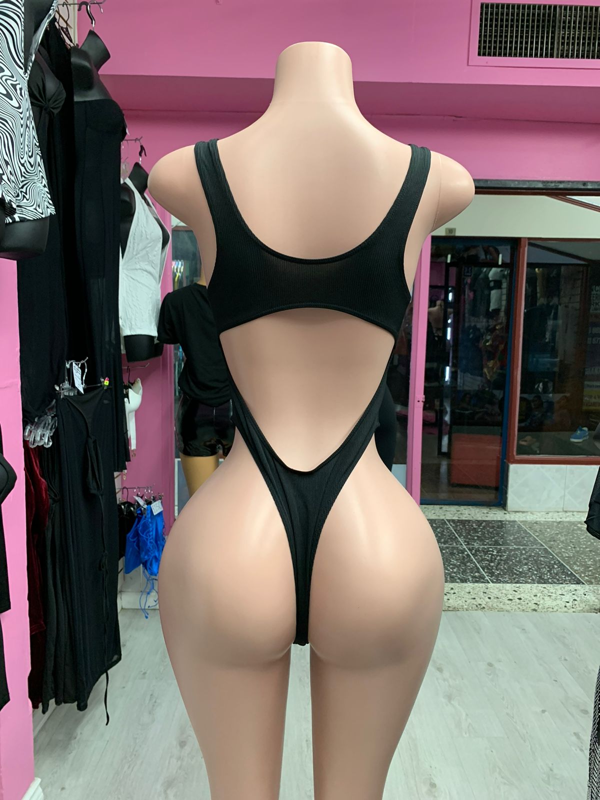 Lori Monokini