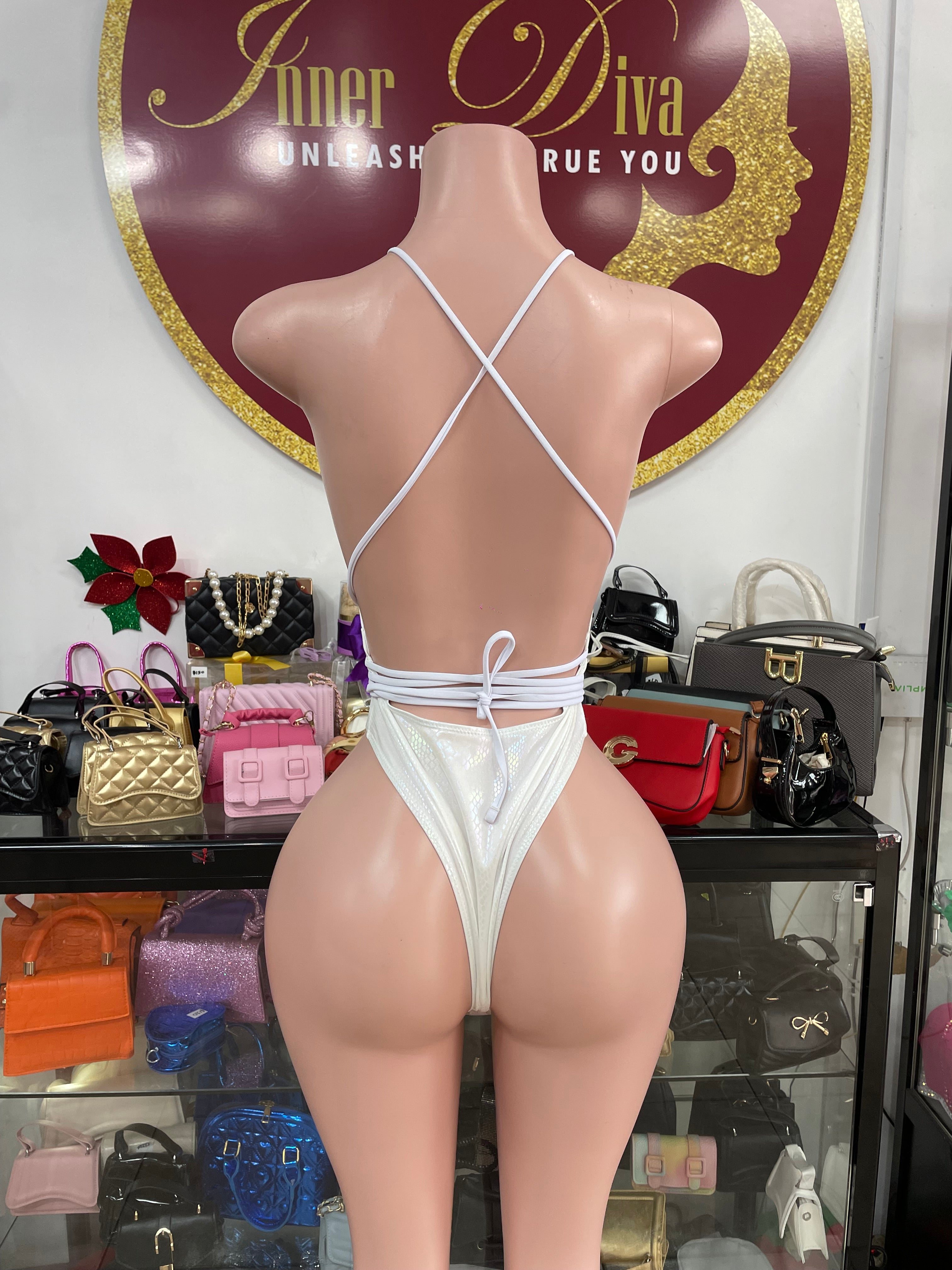 Holographic Monokini