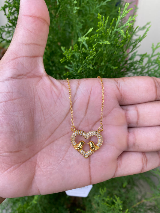 Bird pendant necklace