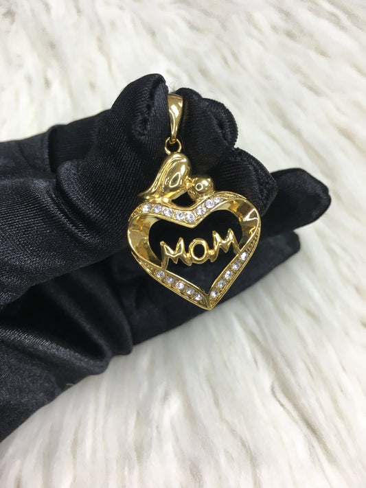24k gold plated 'Mom' pendant