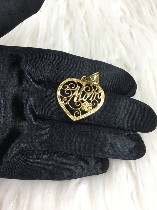 24k gold plated 'Mom' pendant