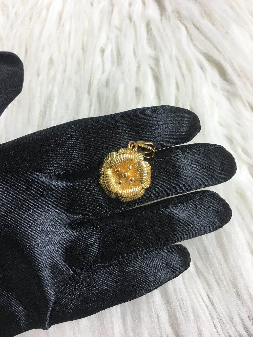 24k gold plated flower pendant