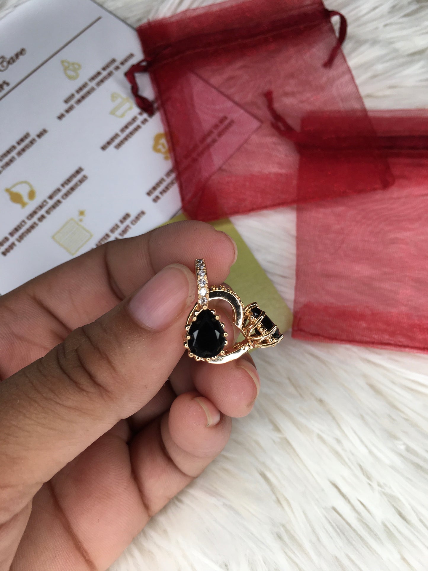 Hoop earrings with black stones