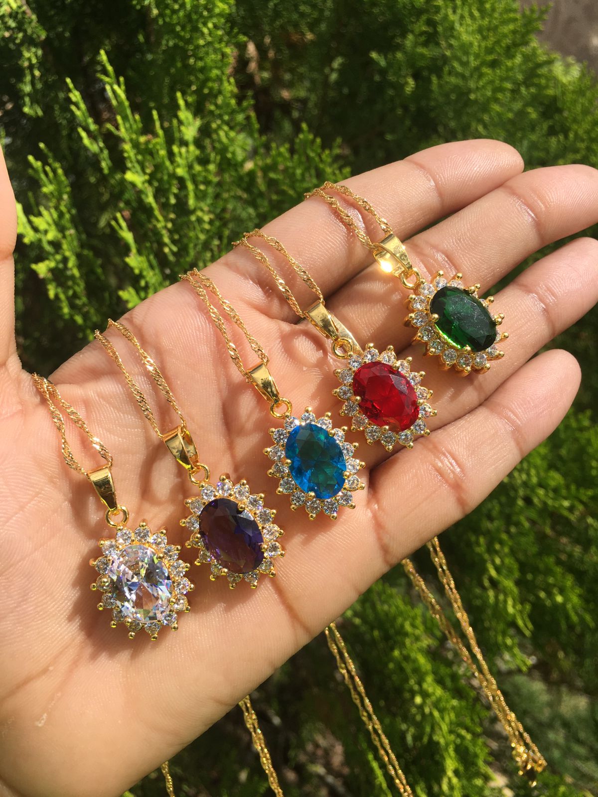 Pendant necklaces