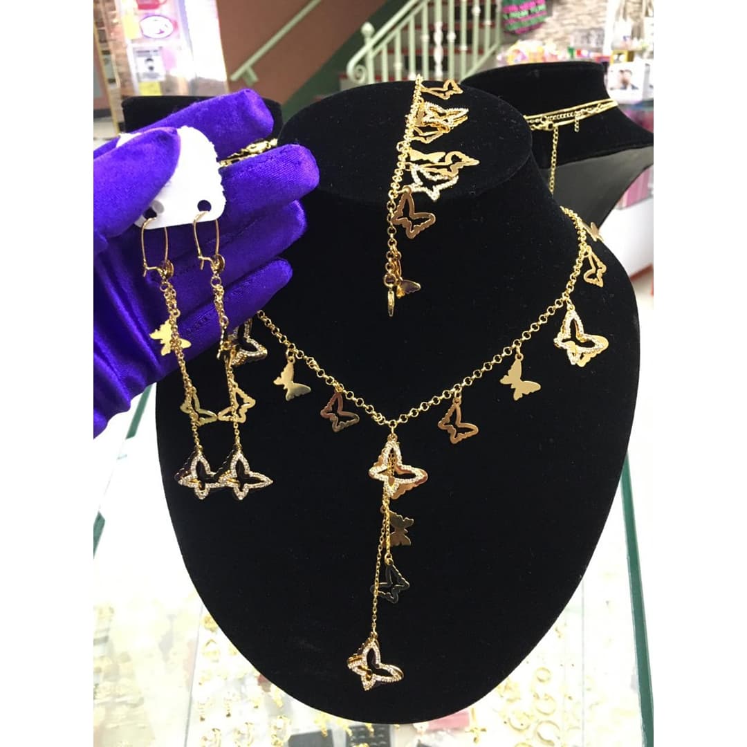 Butterfly chain set
